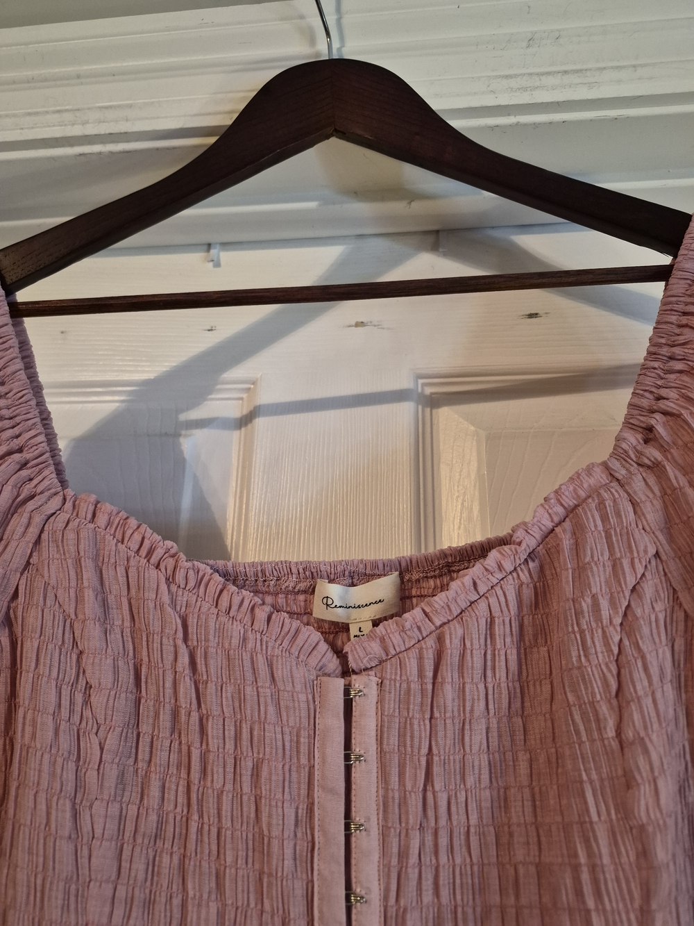 Pink Puff Sleeve Eyehook Women’s Top Size Large - Picture 2 of 8